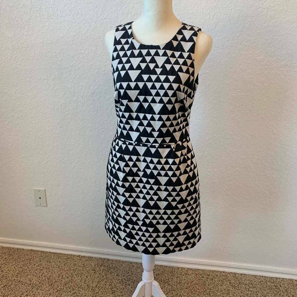 J.crew sheath dress in black and white print. Size 4 petite.